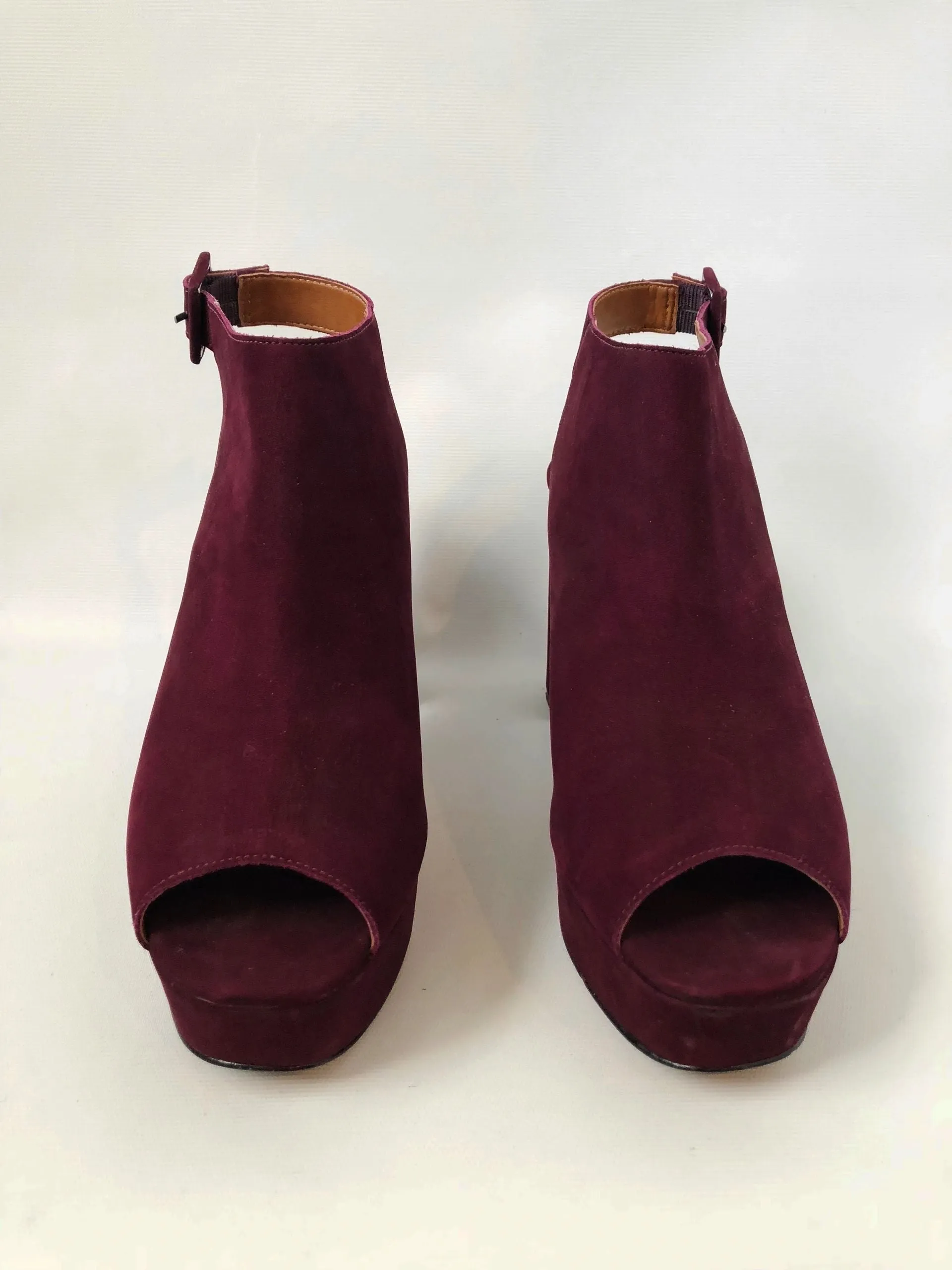 Carrano Suede Platform Pump Size 40 Eur (9 Us)