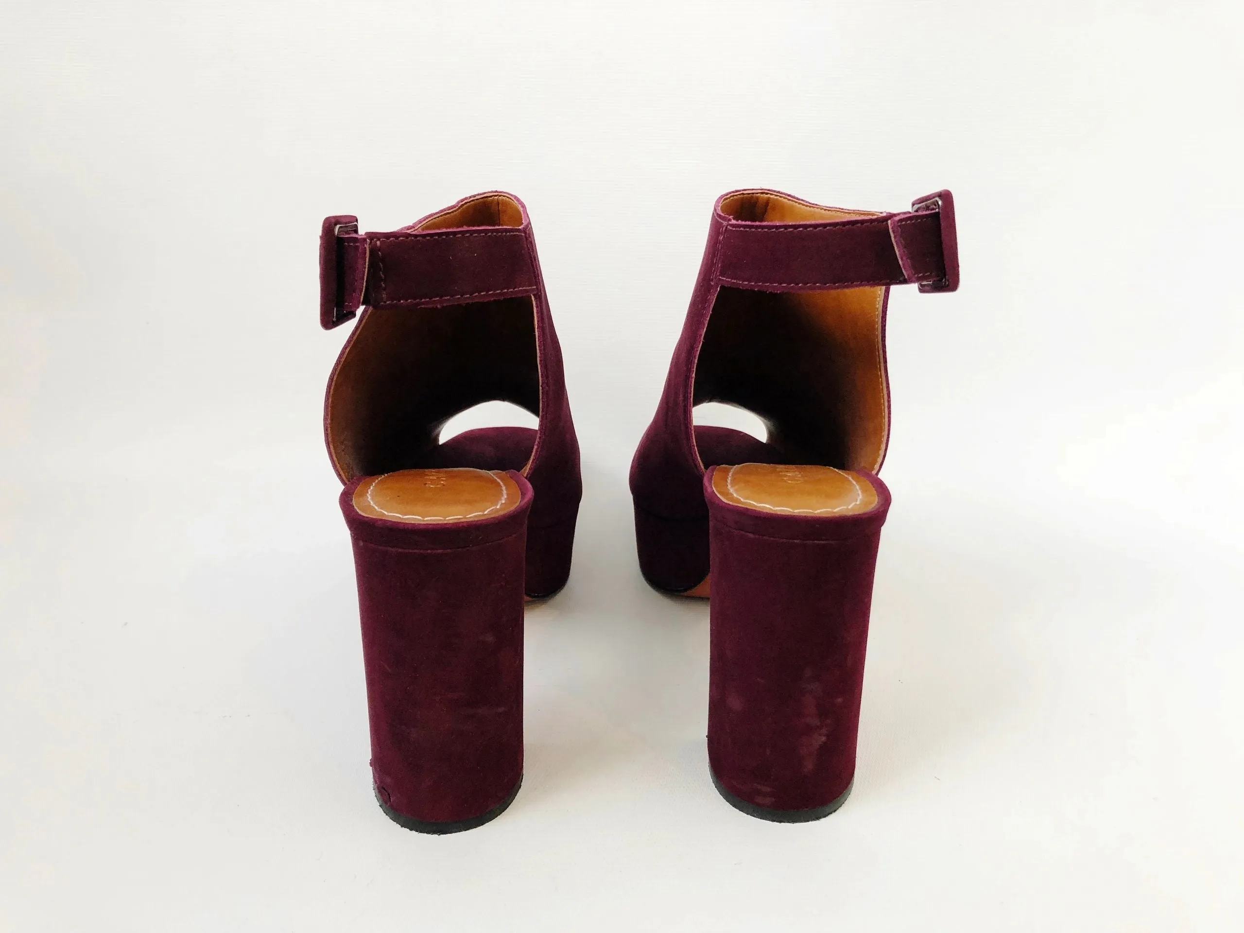 Carrano Suede Platform Pump Size 40 Eur (9 Us)