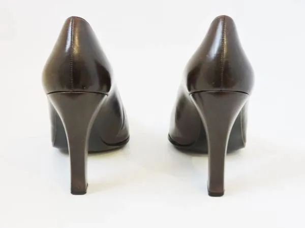 Chanel Cap-Toe Pump Size 41 It (11 Us)