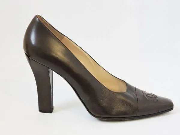 Chanel Cap-Toe Pump Size 41 It (11 Us)
