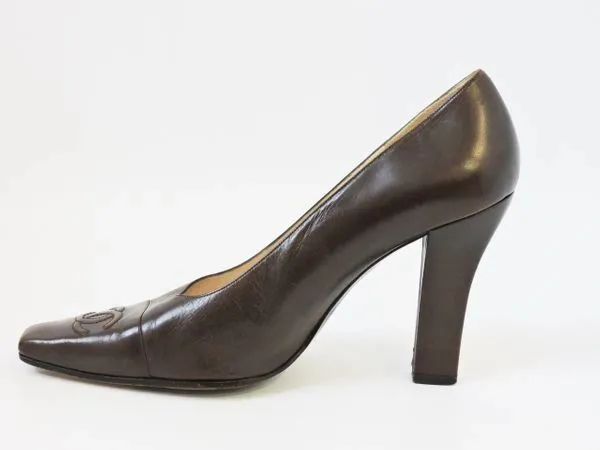 Chanel Cap-Toe Pump Size 41 It (11 Us)