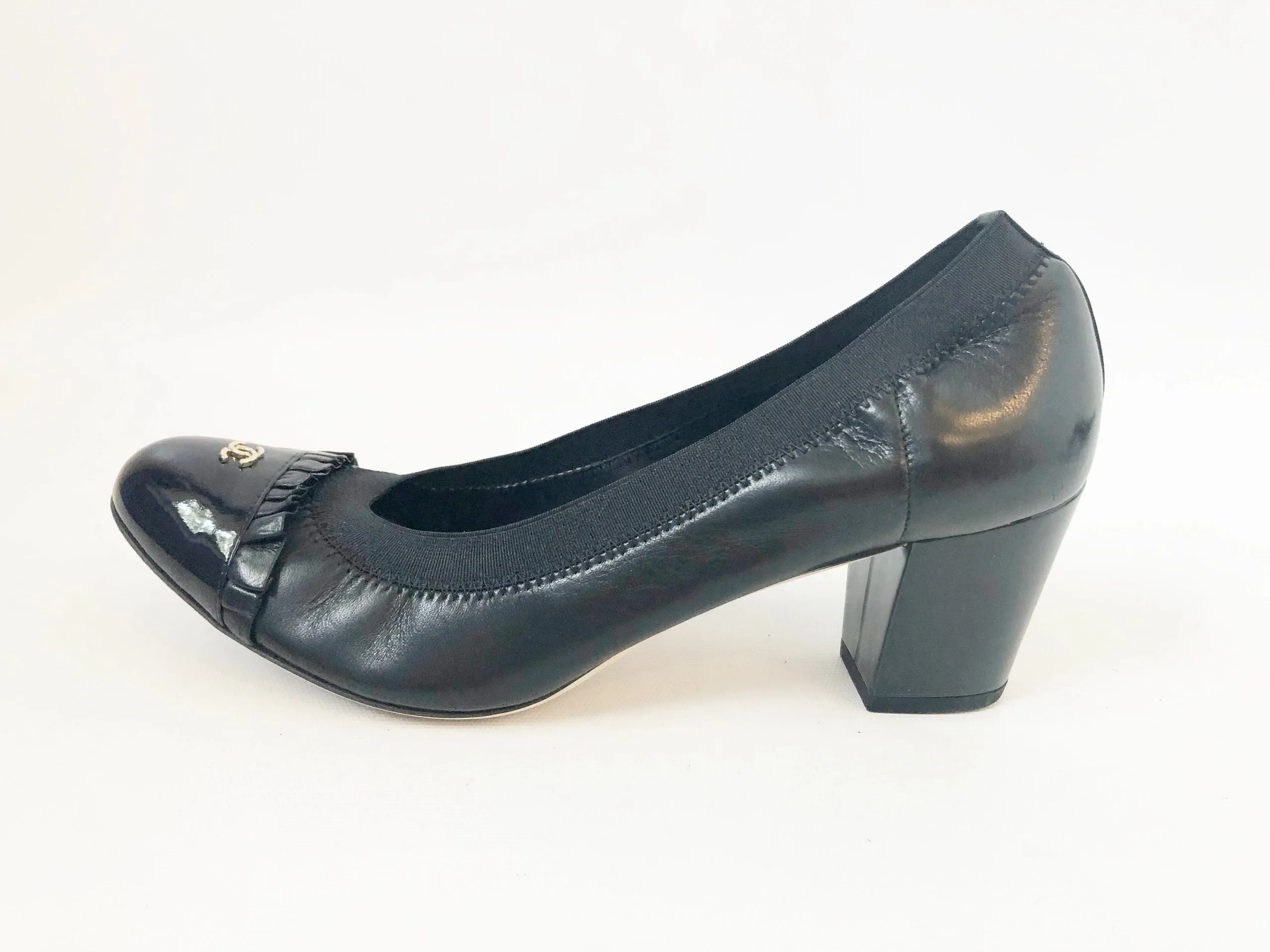 Chanel Cap-Toe Ruffle Pump Size 40 It (10 Us)