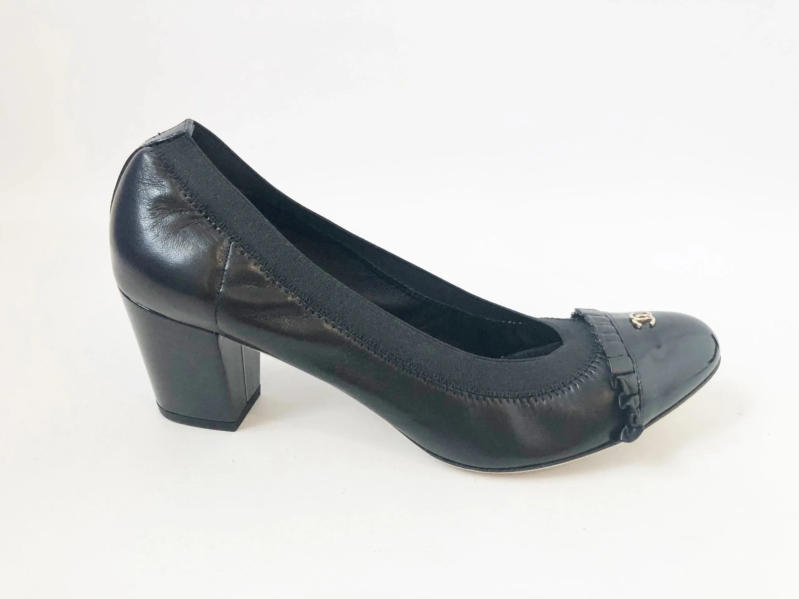 Chanel Cap-Toe Ruffle Pump Size 40 It (10 Us)