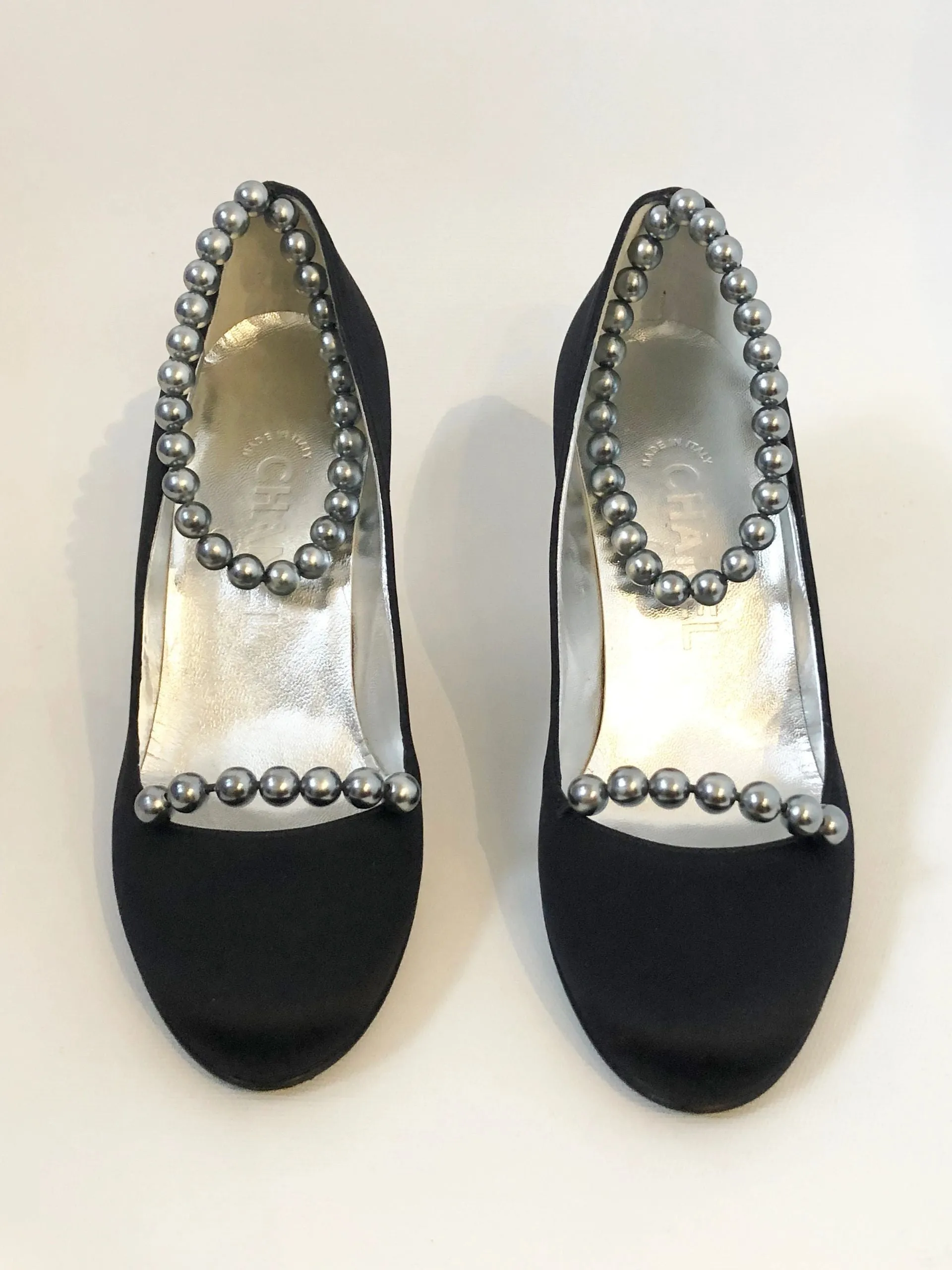 Chanel Satin And Pearl Pump Size 37 It (7 Us)