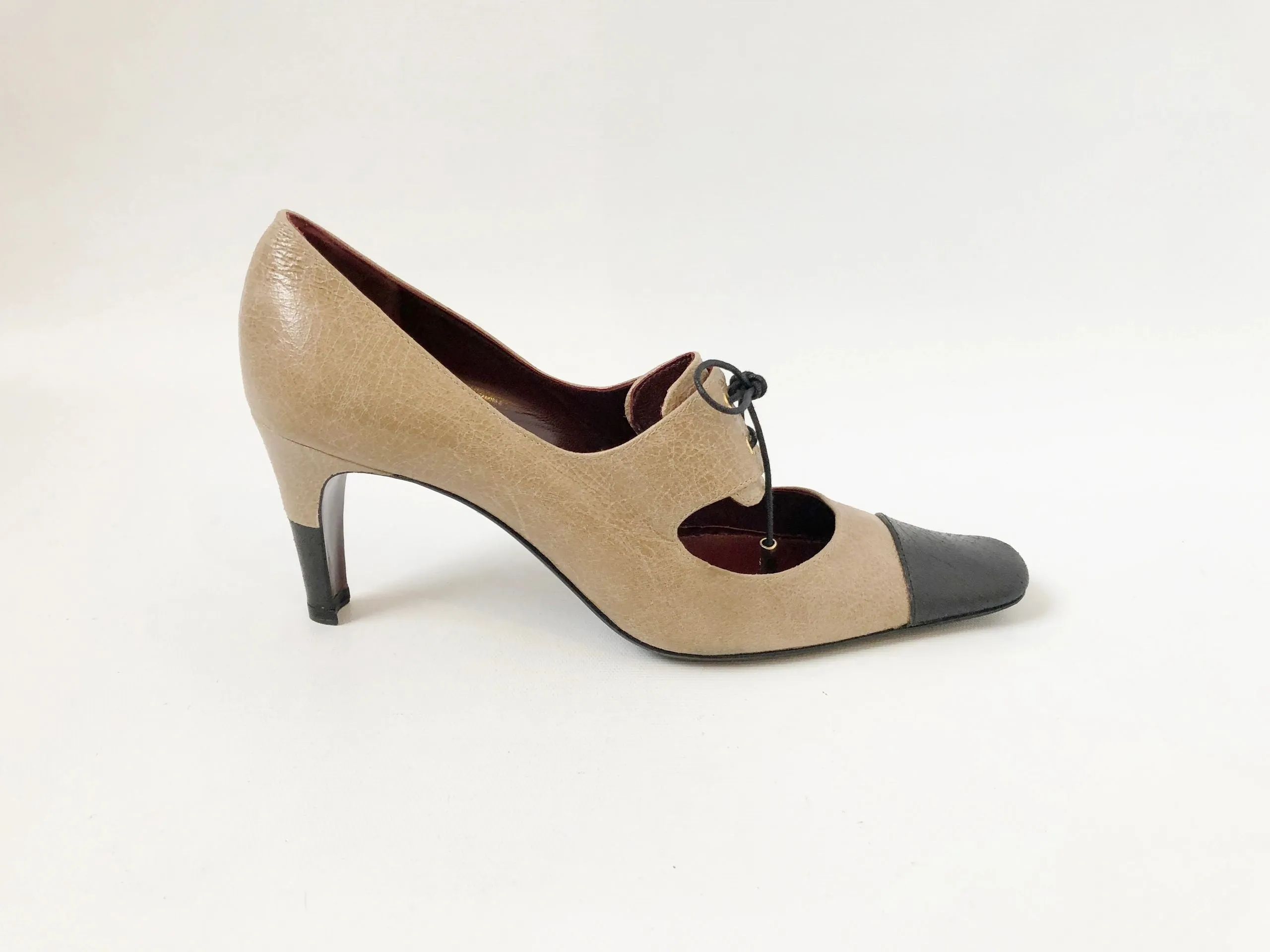 Chanel Vintage Cap-Toe Pump Size 38 It (8 Us)