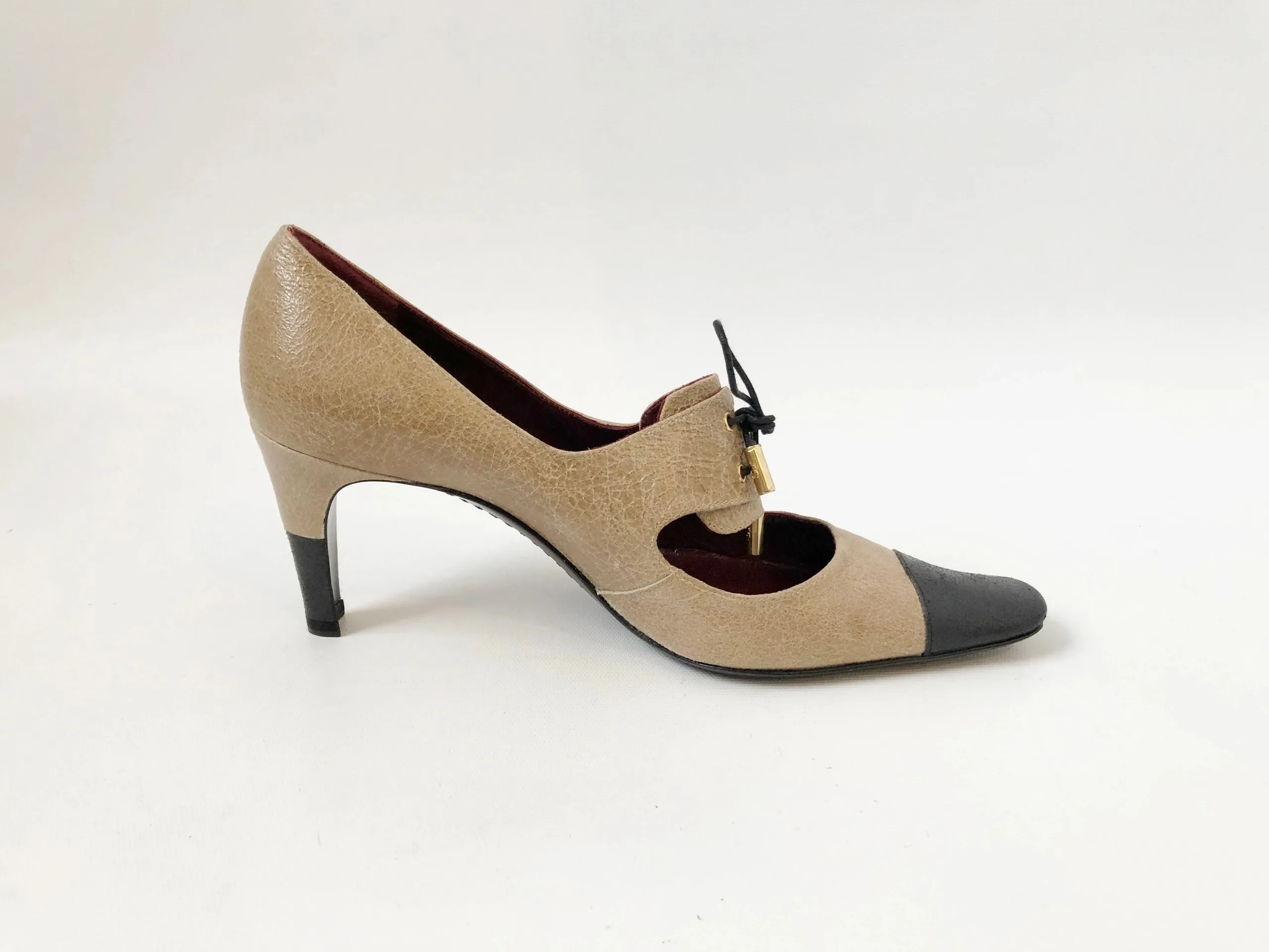 Chanel Vintage Cap-Toe Pump Size 38 It (8 Us)