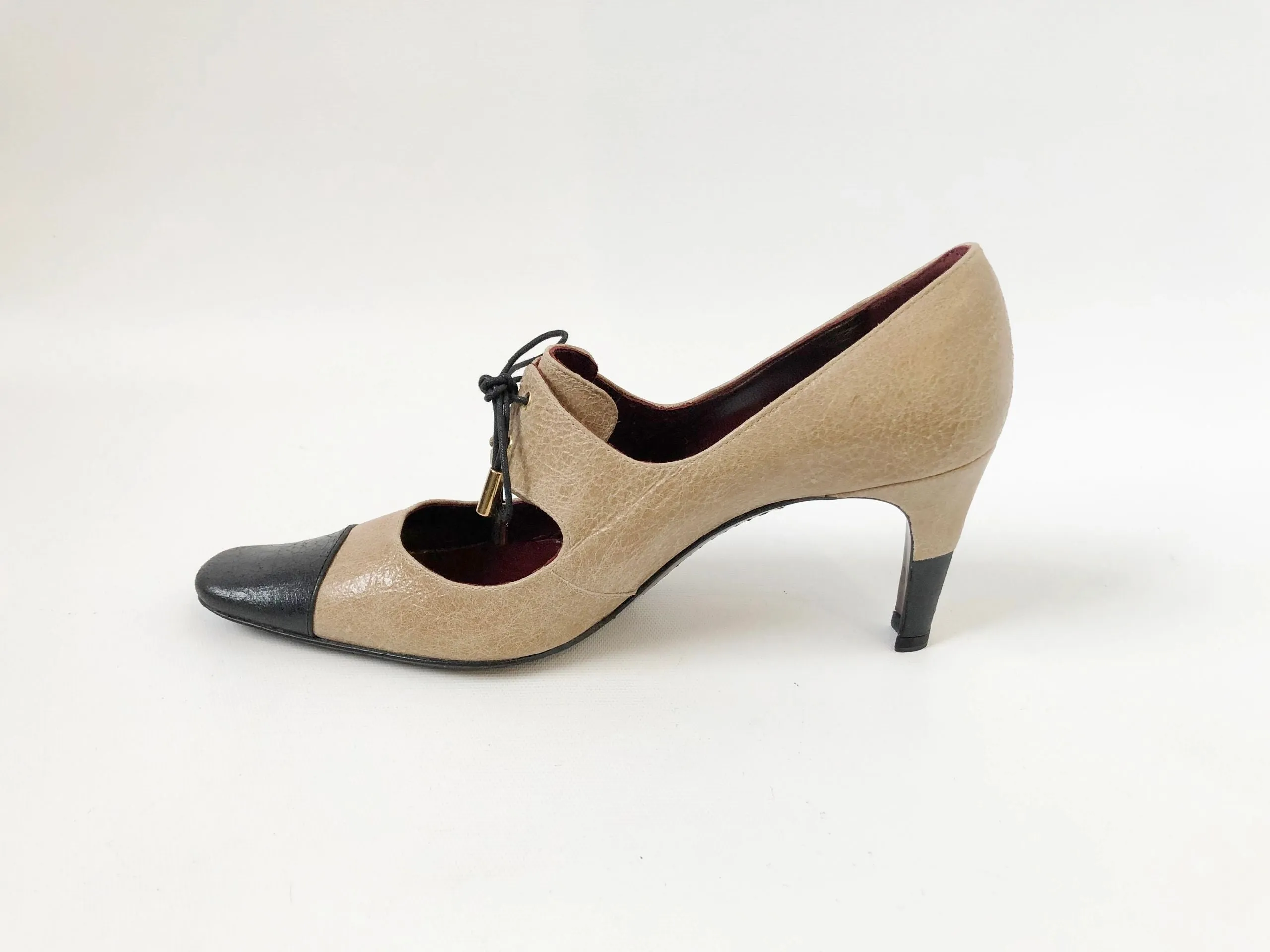 Chanel Vintage Cap-Toe Pump Size 38 It (8 Us)