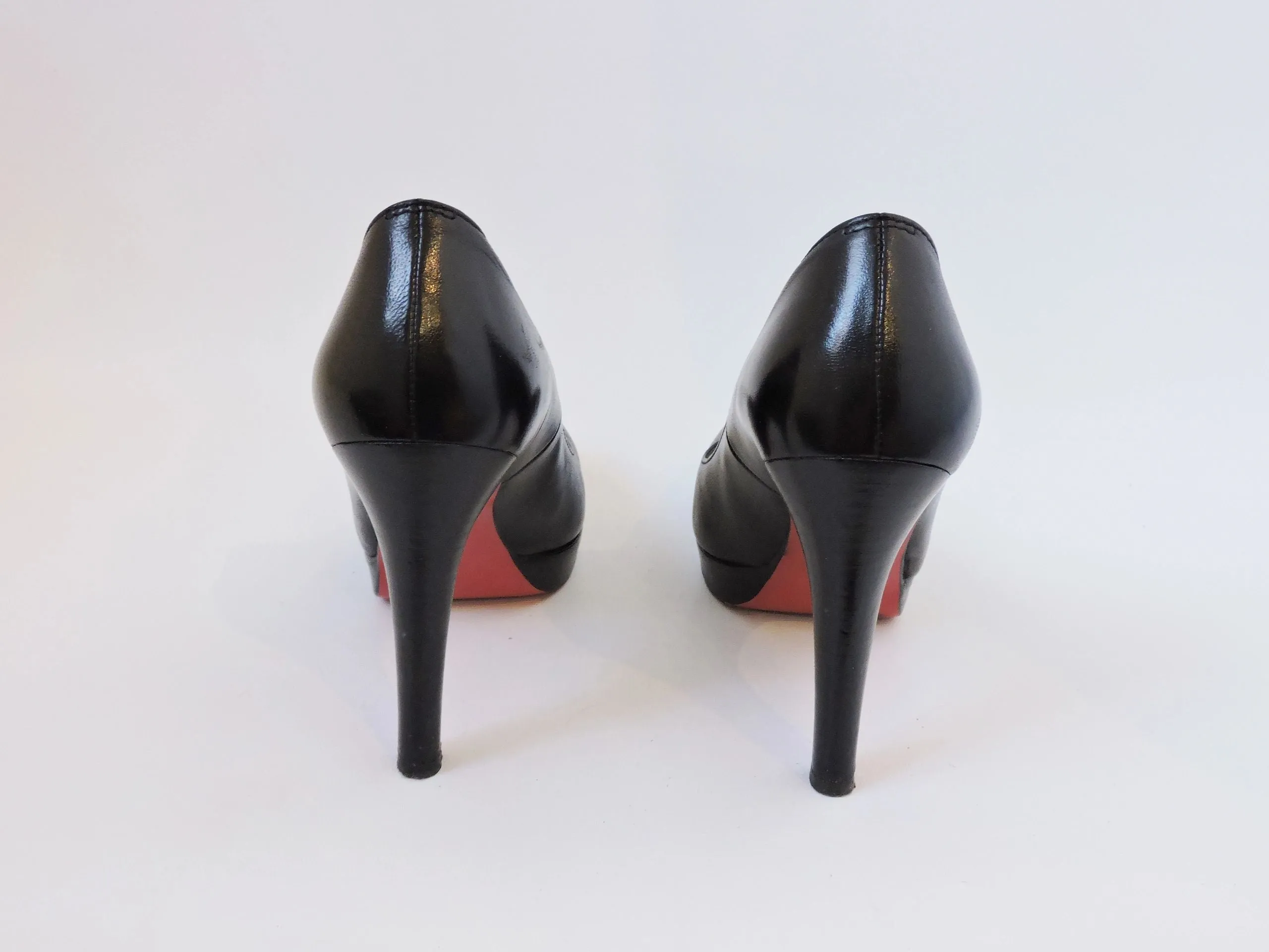 Christian Louboutin Bruges Pump Size 37.5 It (7.5 Us)