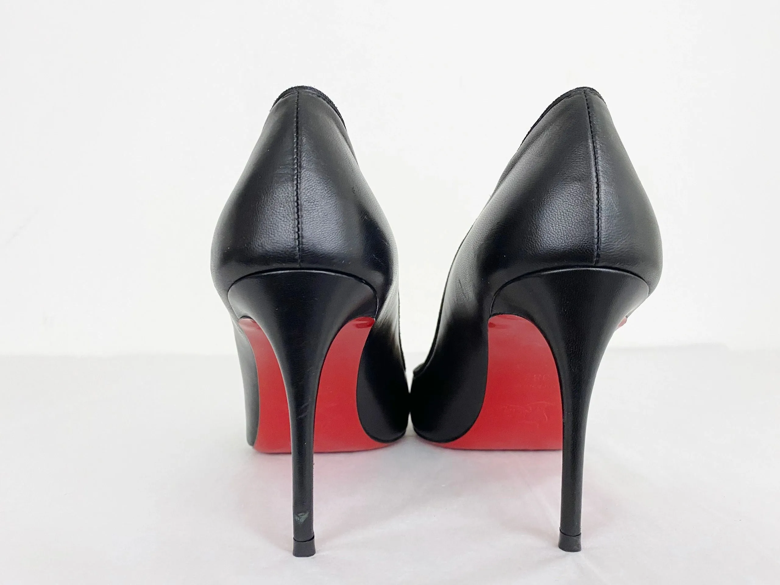 Christian Louboutin Cut-Out Pump Size 38.5 It (8.5 Us)