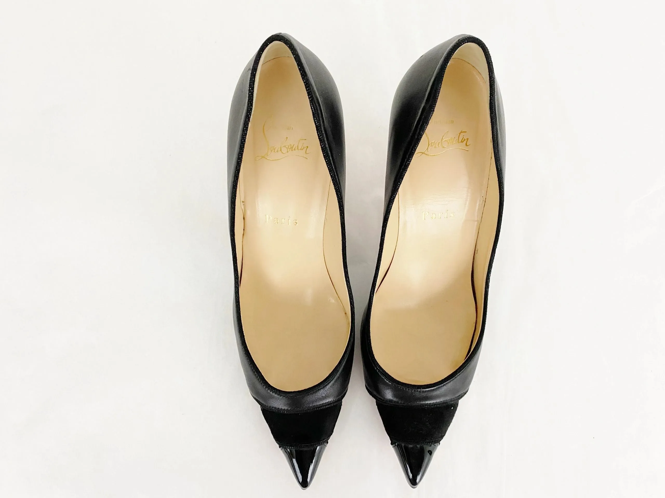 Christian Louboutin Cut-Out Pump Size 38.5 It (8.5 Us)