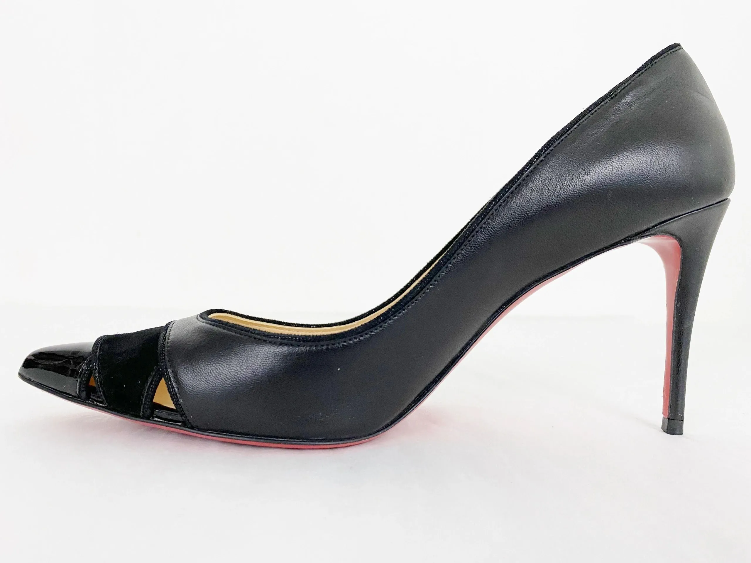 Christian Louboutin Cut-Out Pump Size 38.5 It (8.5 Us)