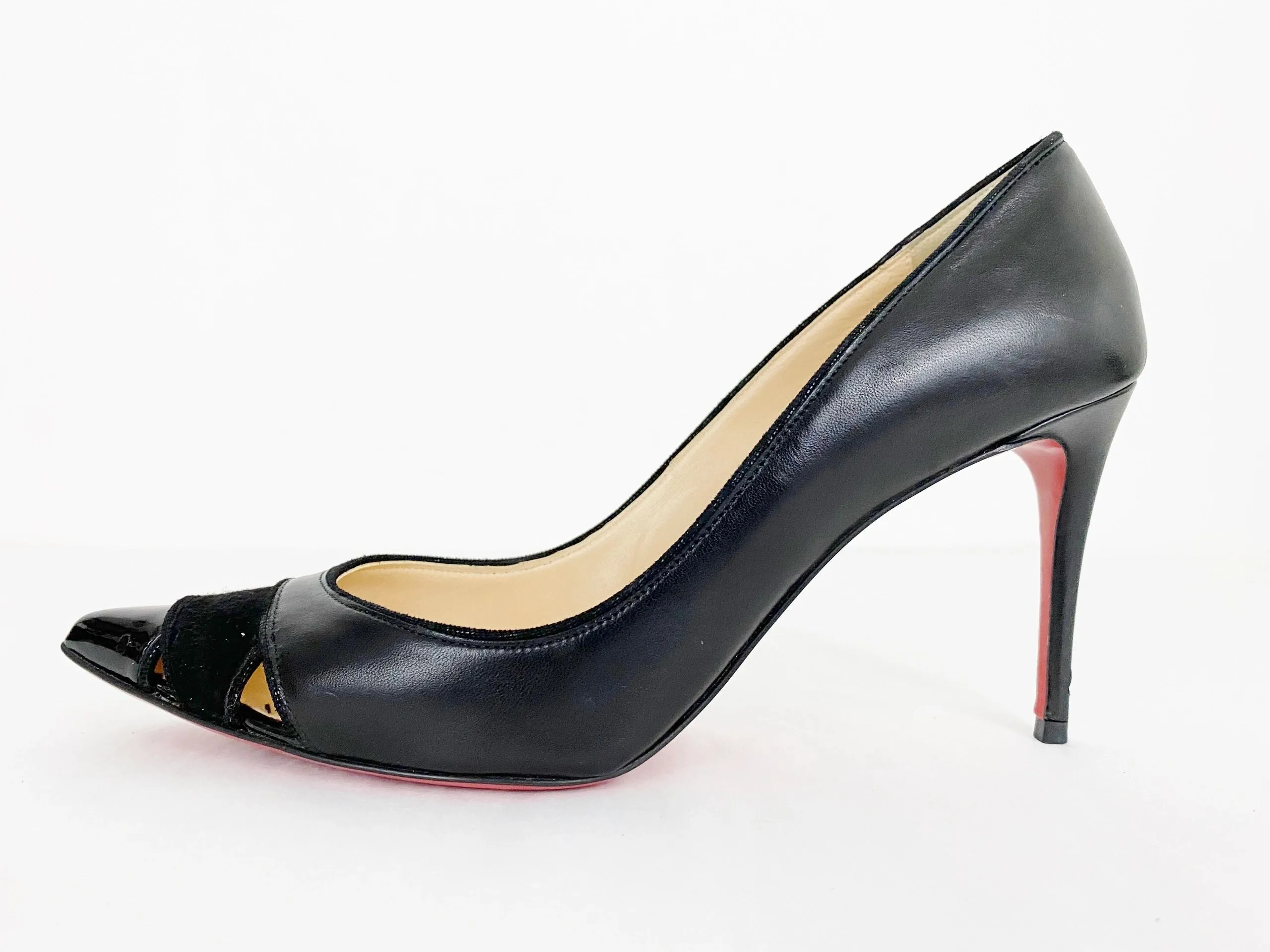 Christian Louboutin Cut-Out Pump Size 38.5 It (8.5 Us)
