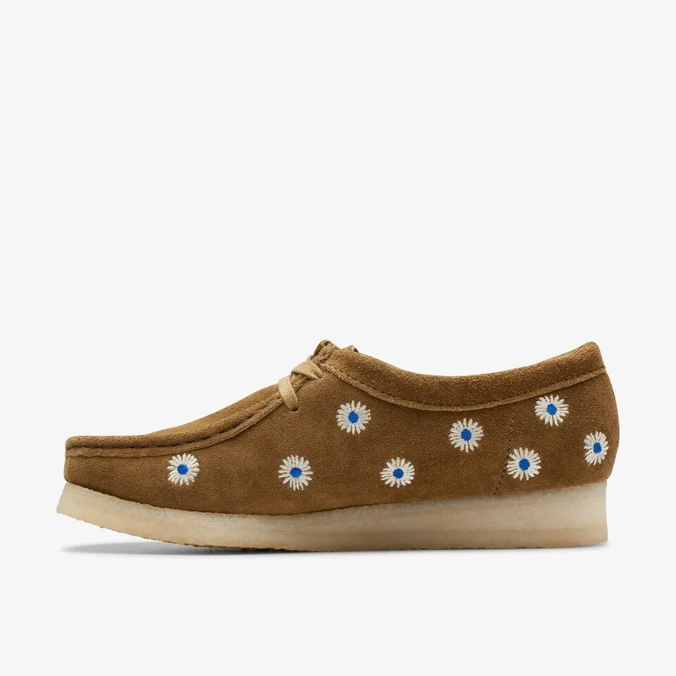 Clarks Women's Wallabee Dark Olive Embroided 26176529