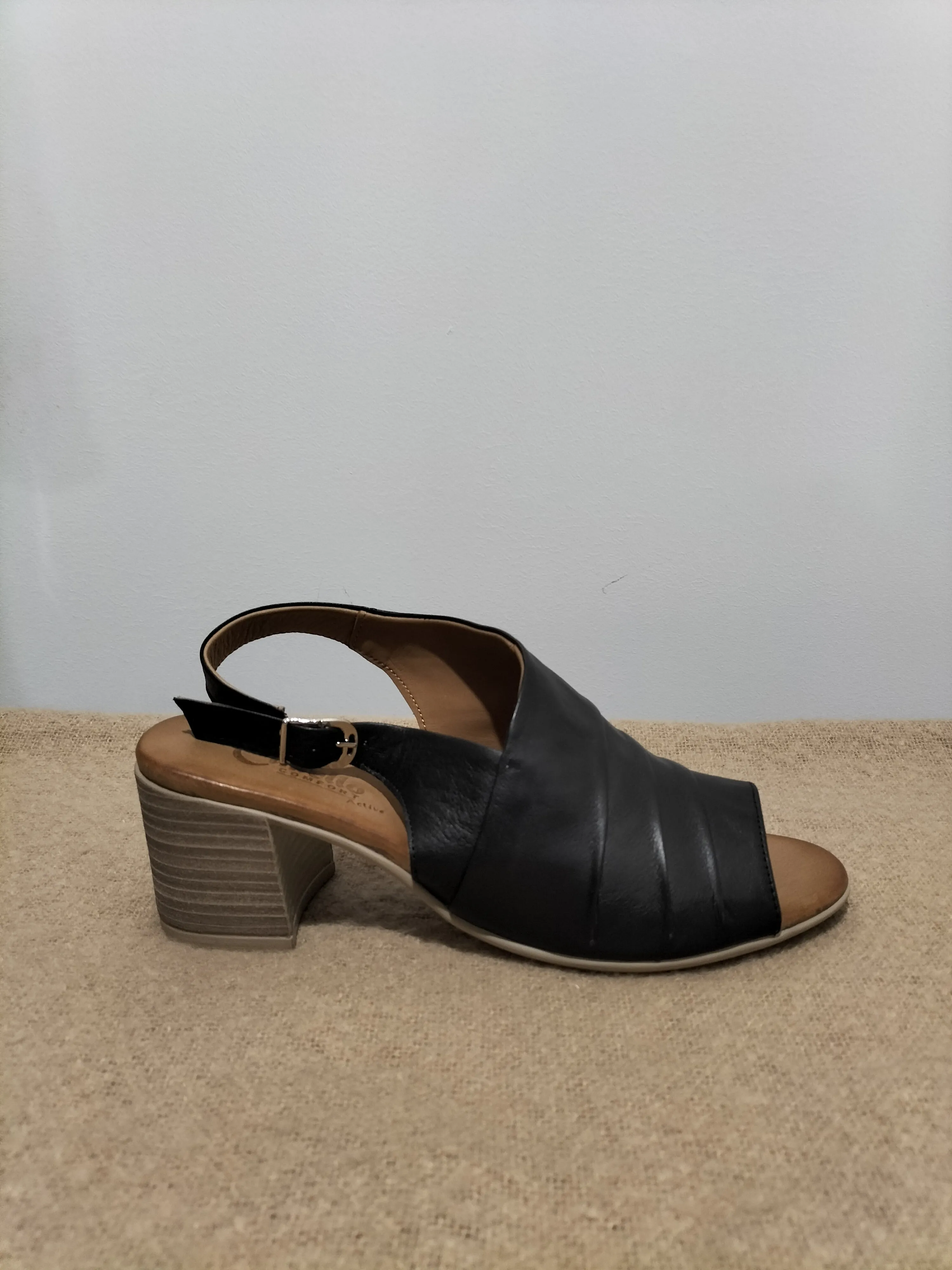 Edwina Cabello Sandal