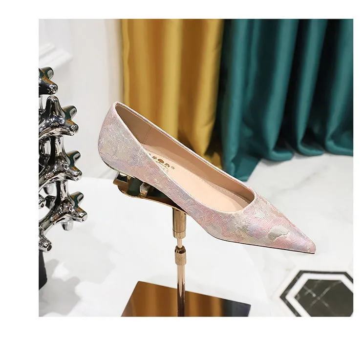 Floral cloth surface 3 cm Kitten heels Women Shoes Sweet Fashion Low Heel Ladies Shoes pointed Toe Women Pumps