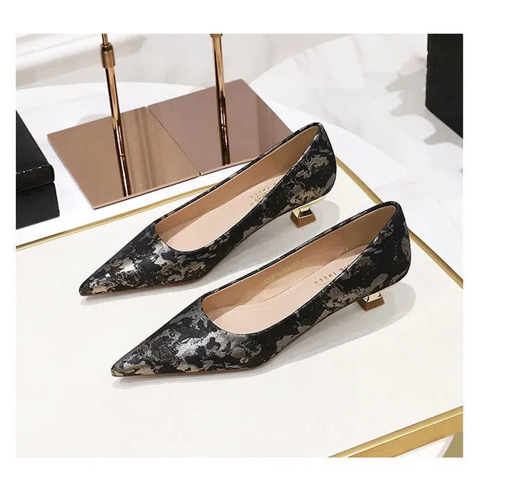 Floral cloth surface 3 cm Kitten heels Women Shoes Sweet Fashion Low Heel Ladies Shoes pointed Toe Women Pumps