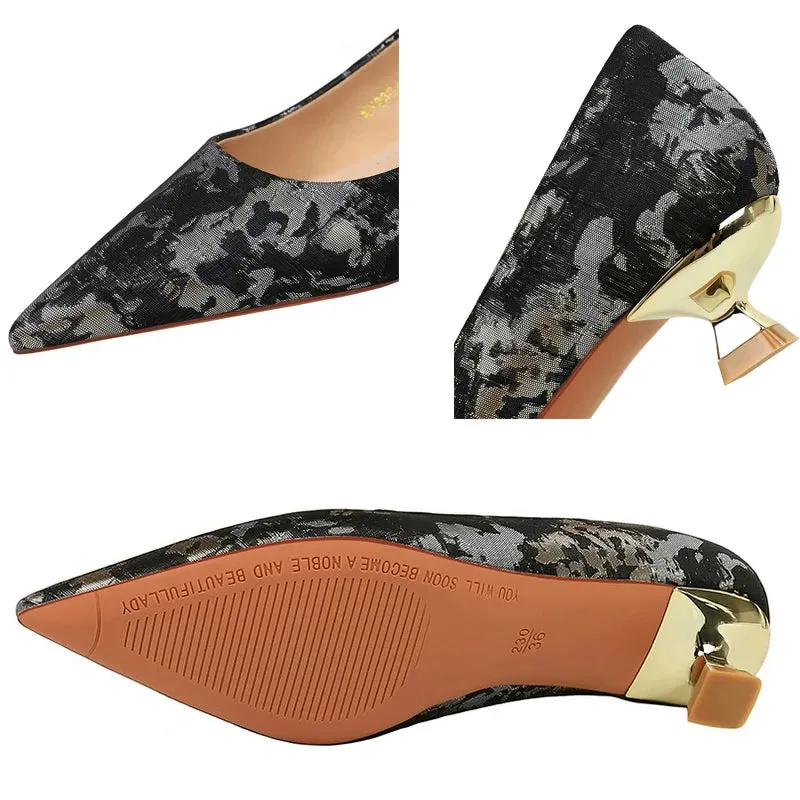 Floral cloth surface 3 cm Kitten heels Women Shoes Sweet Fashion Low Heel Ladies Shoes pointed Toe Women Pumps