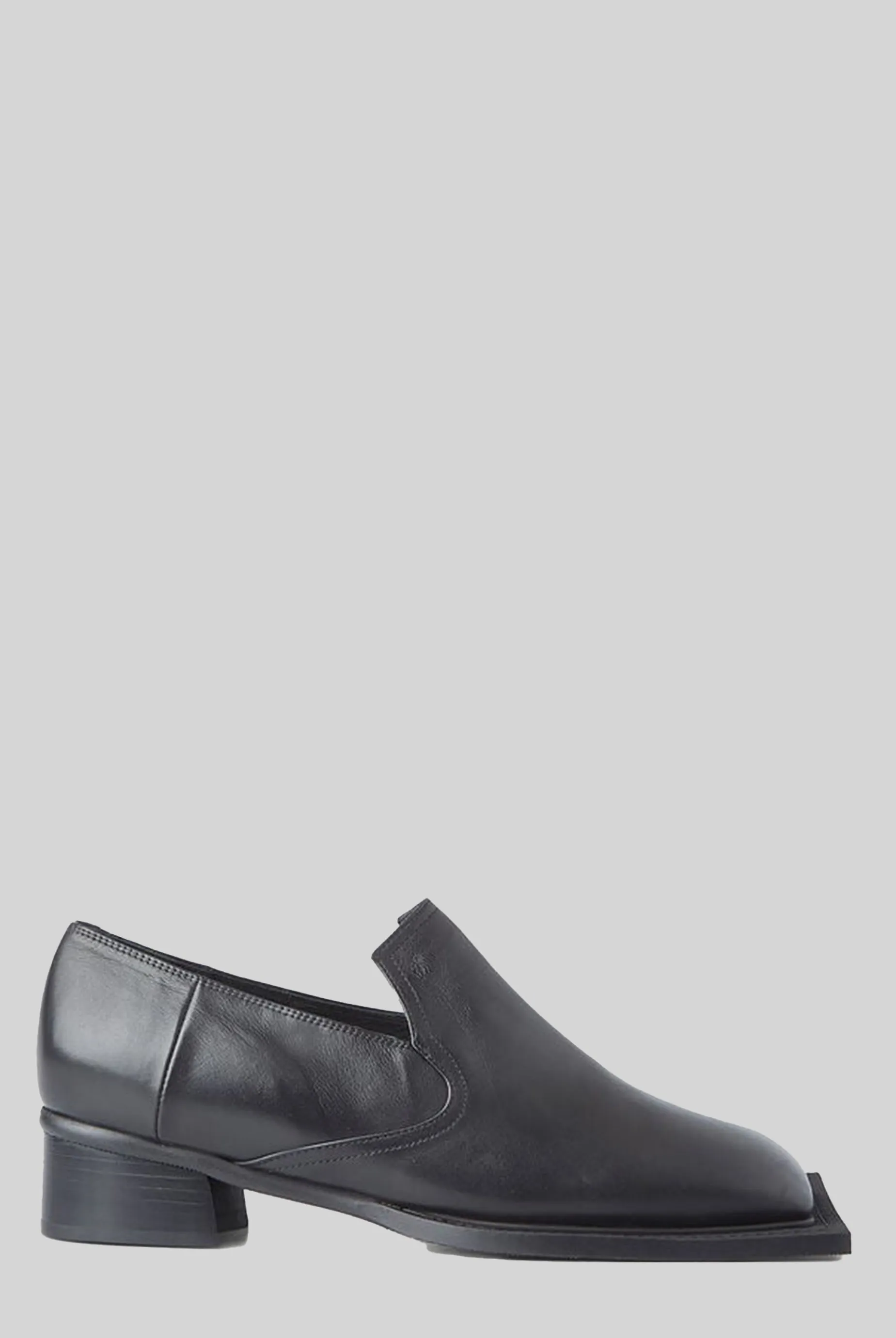 Howled Loafers in Black