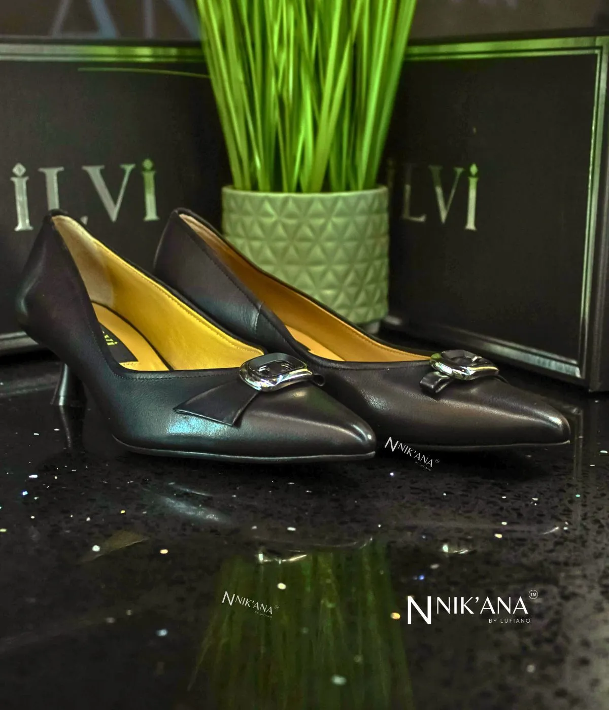 iLVi028-High Heels: Black