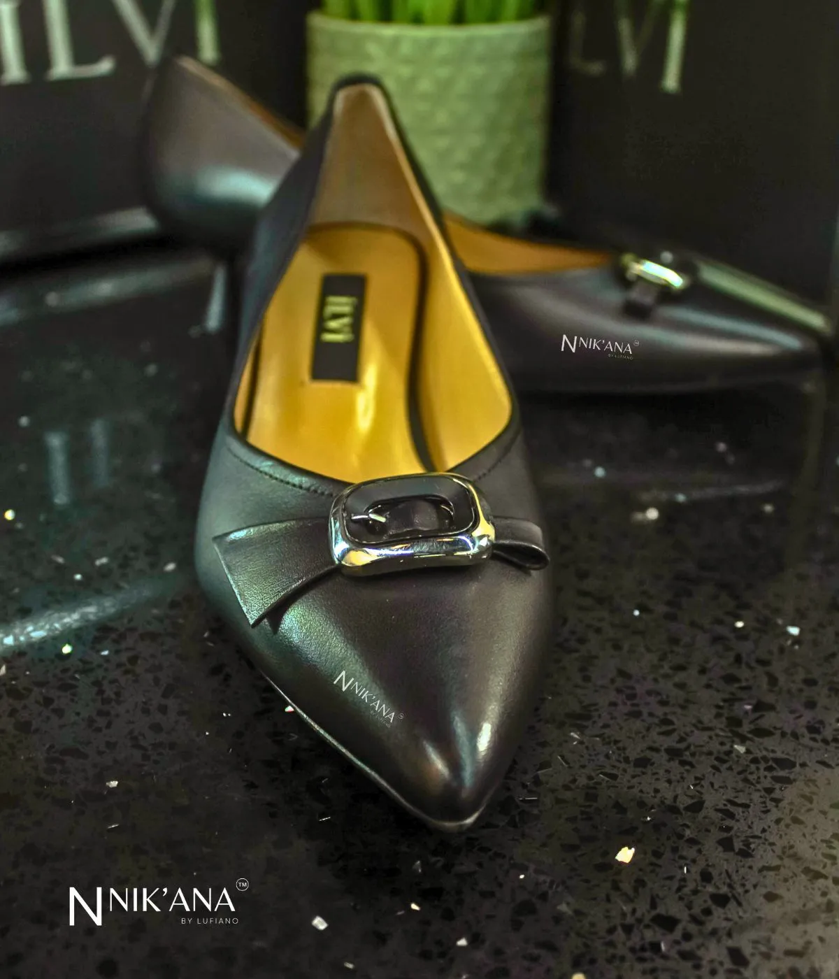 iLVi028-High Heels: Black