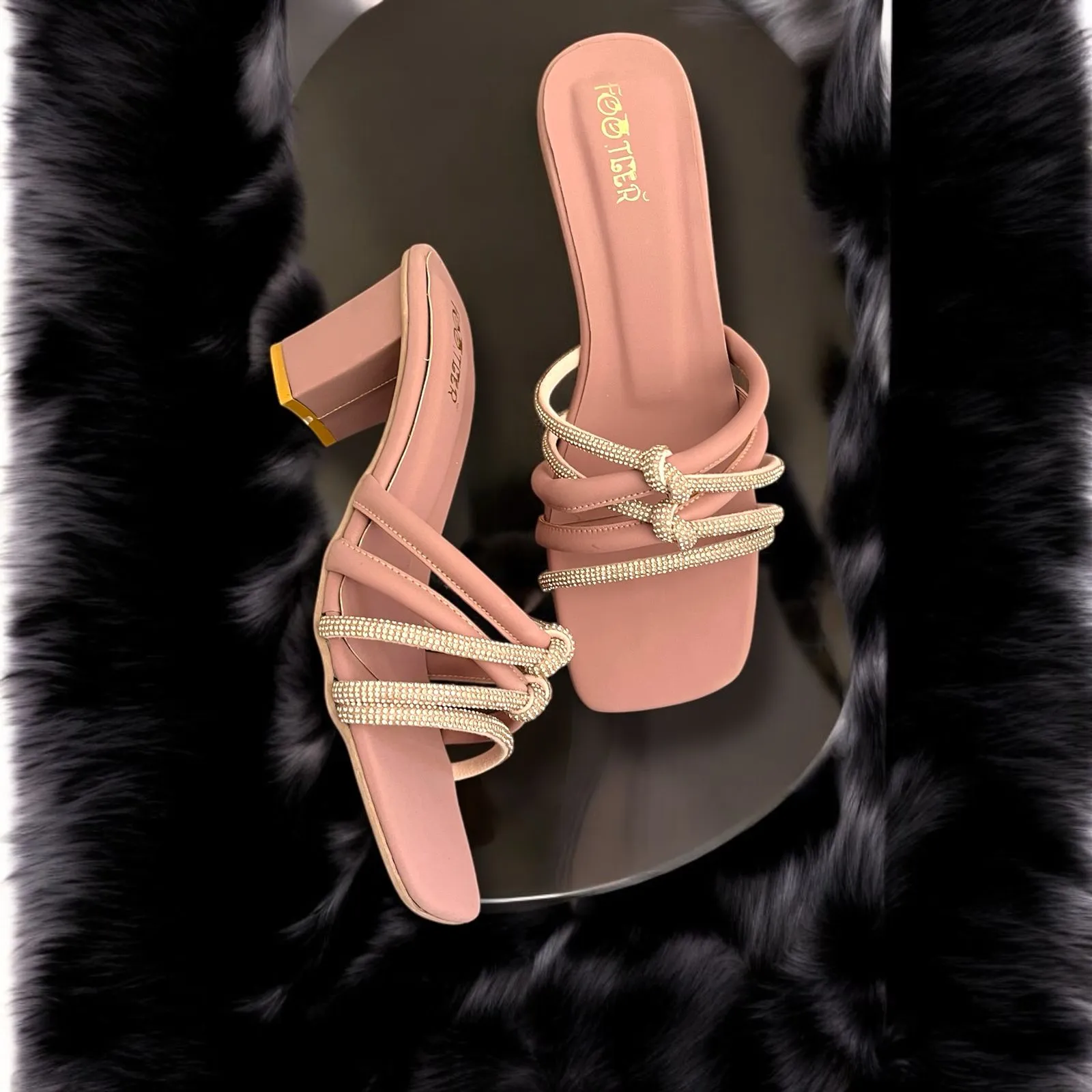 LINE CROSS HEEL