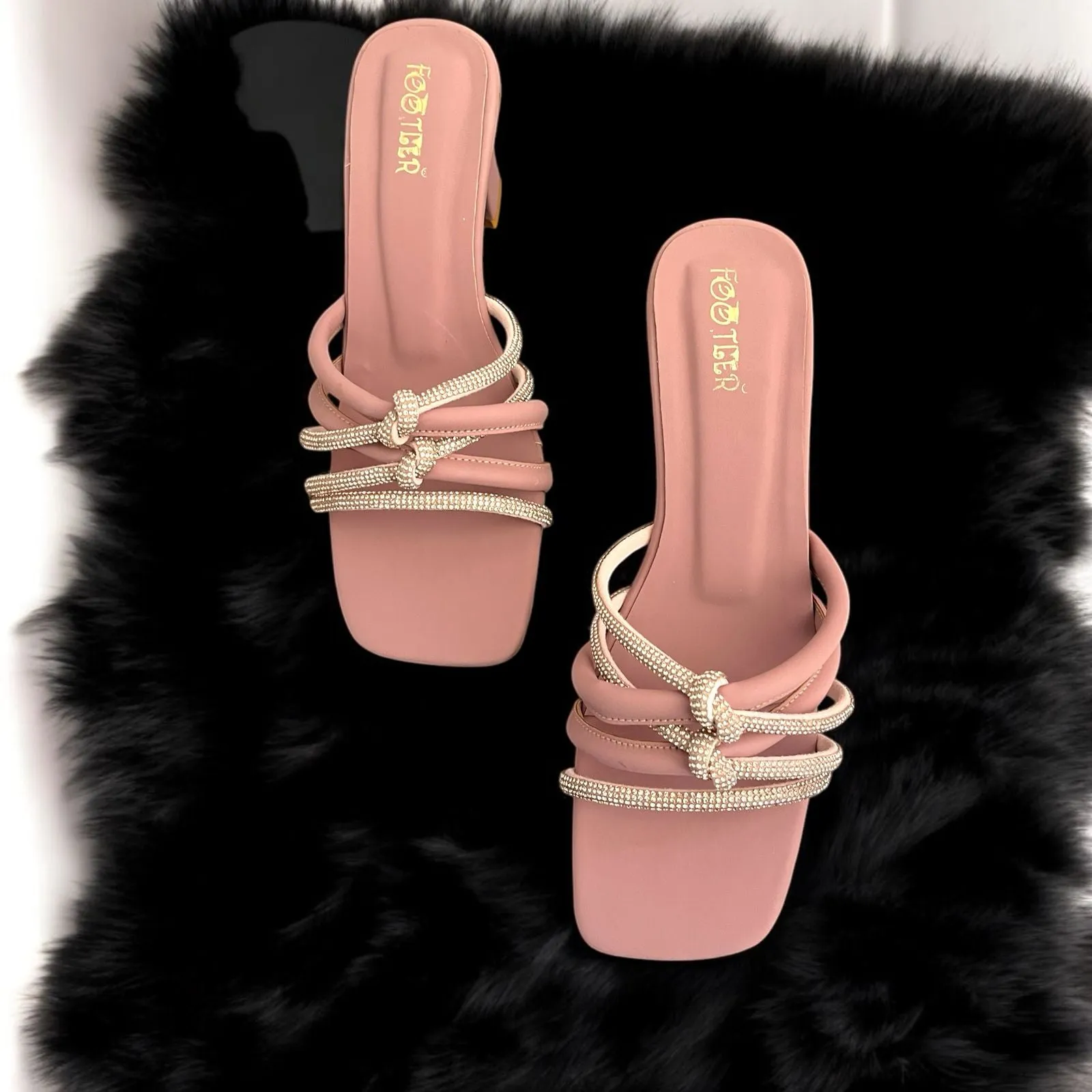 LINE CROSS HEEL