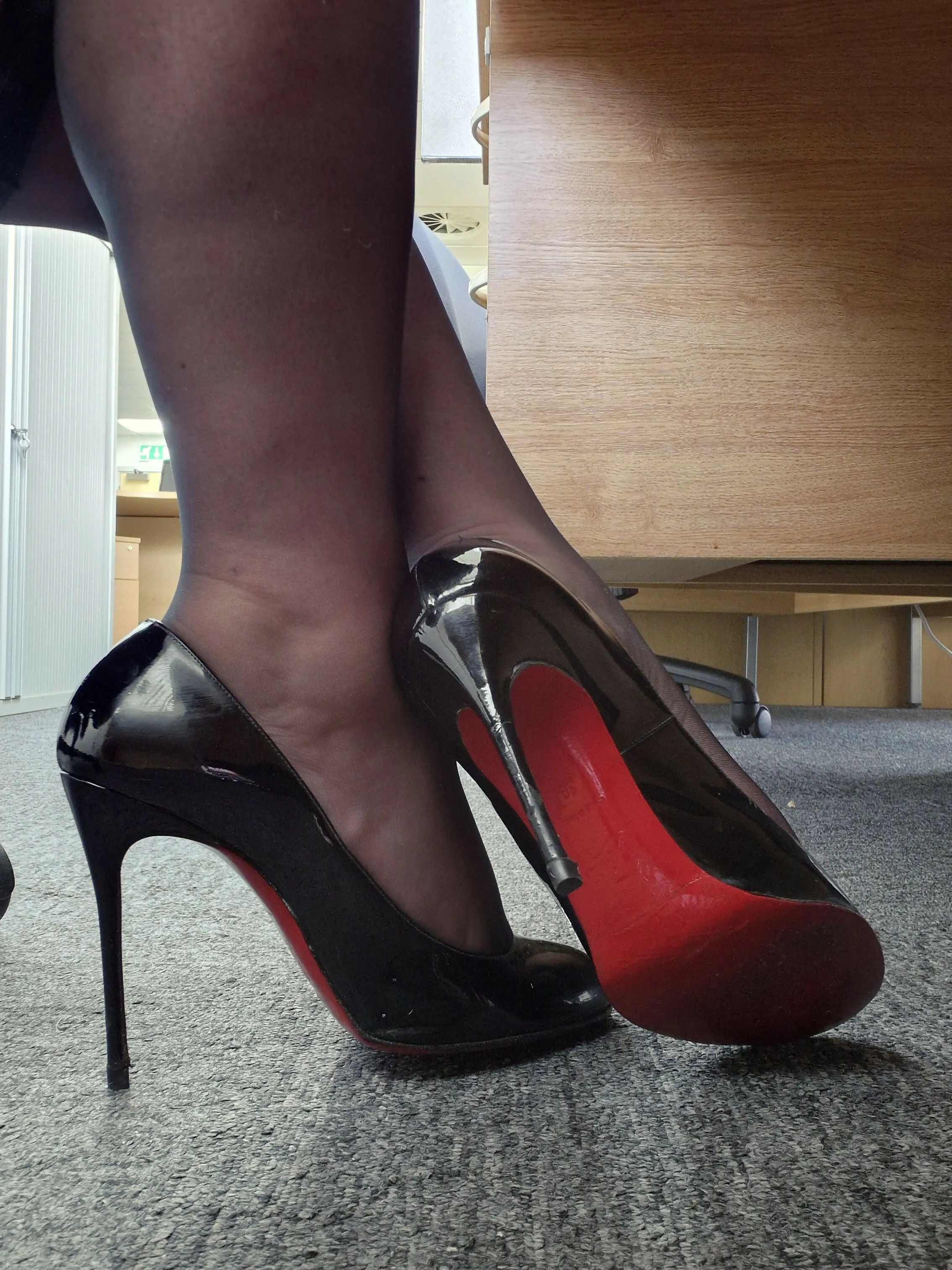 Louboutin FiFi 100's Black