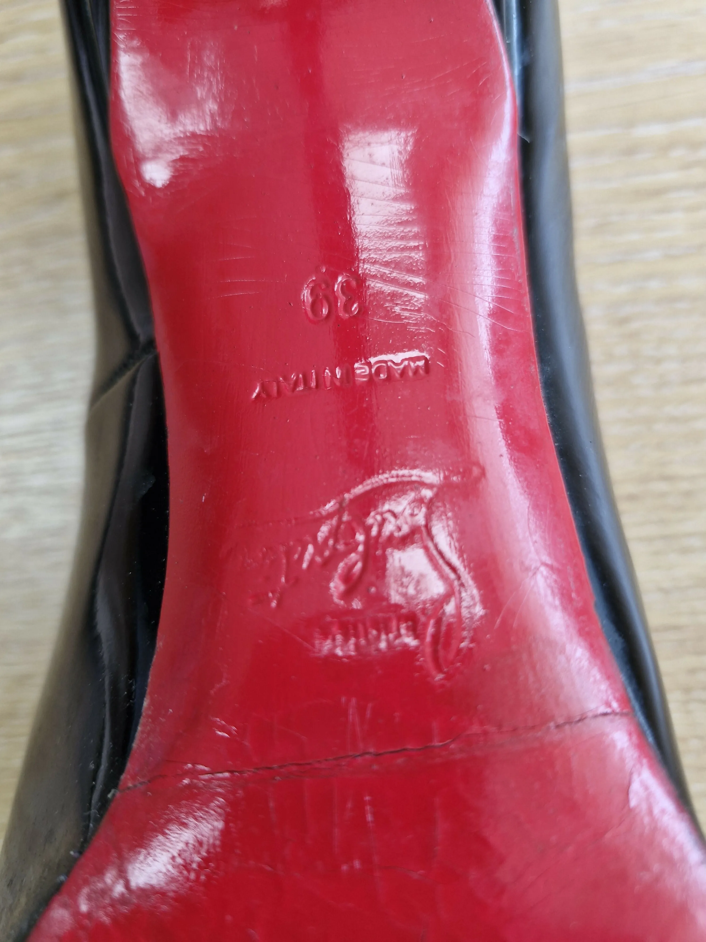Louboutin FiFi 100's Black