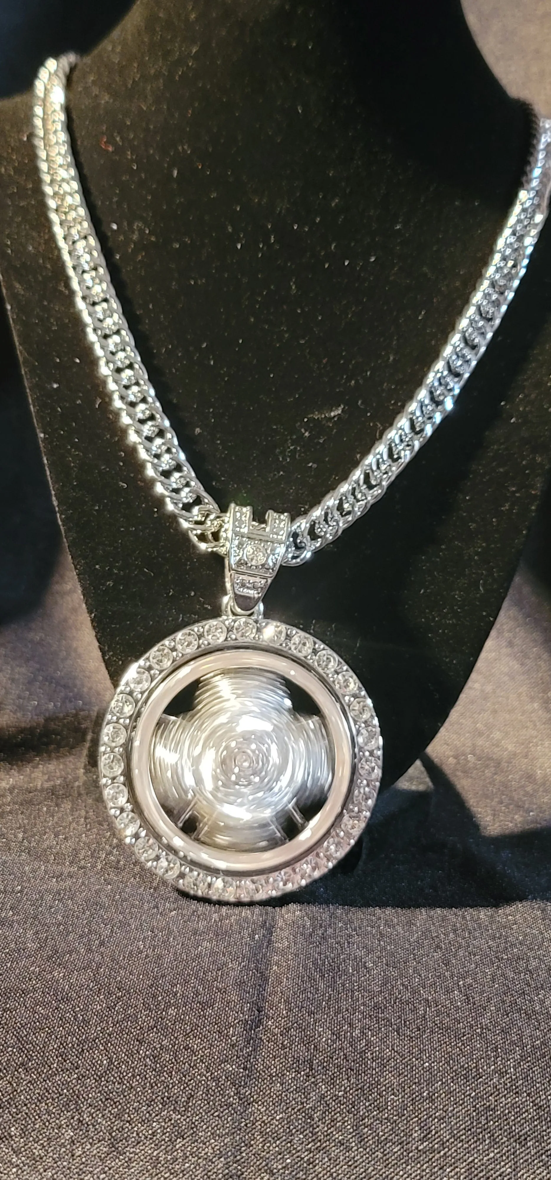 Luxury Chain w/ Spinner emblem