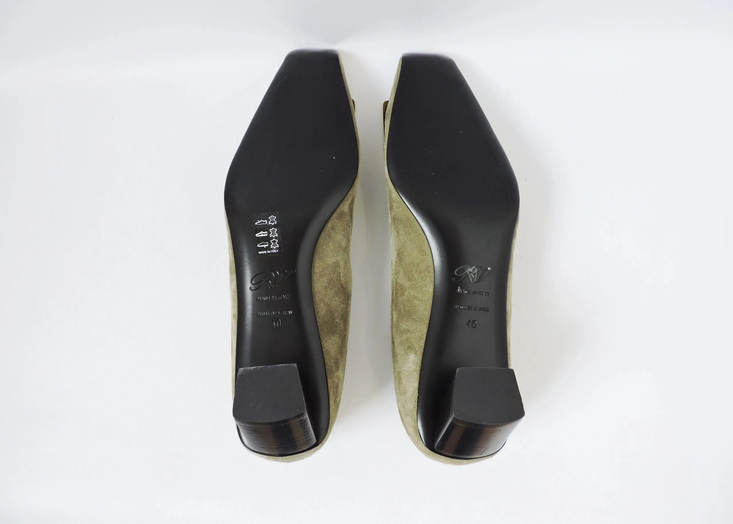 NEW Roger Vivier Green Suede Buckle Pump Size 40 It (10 Us)