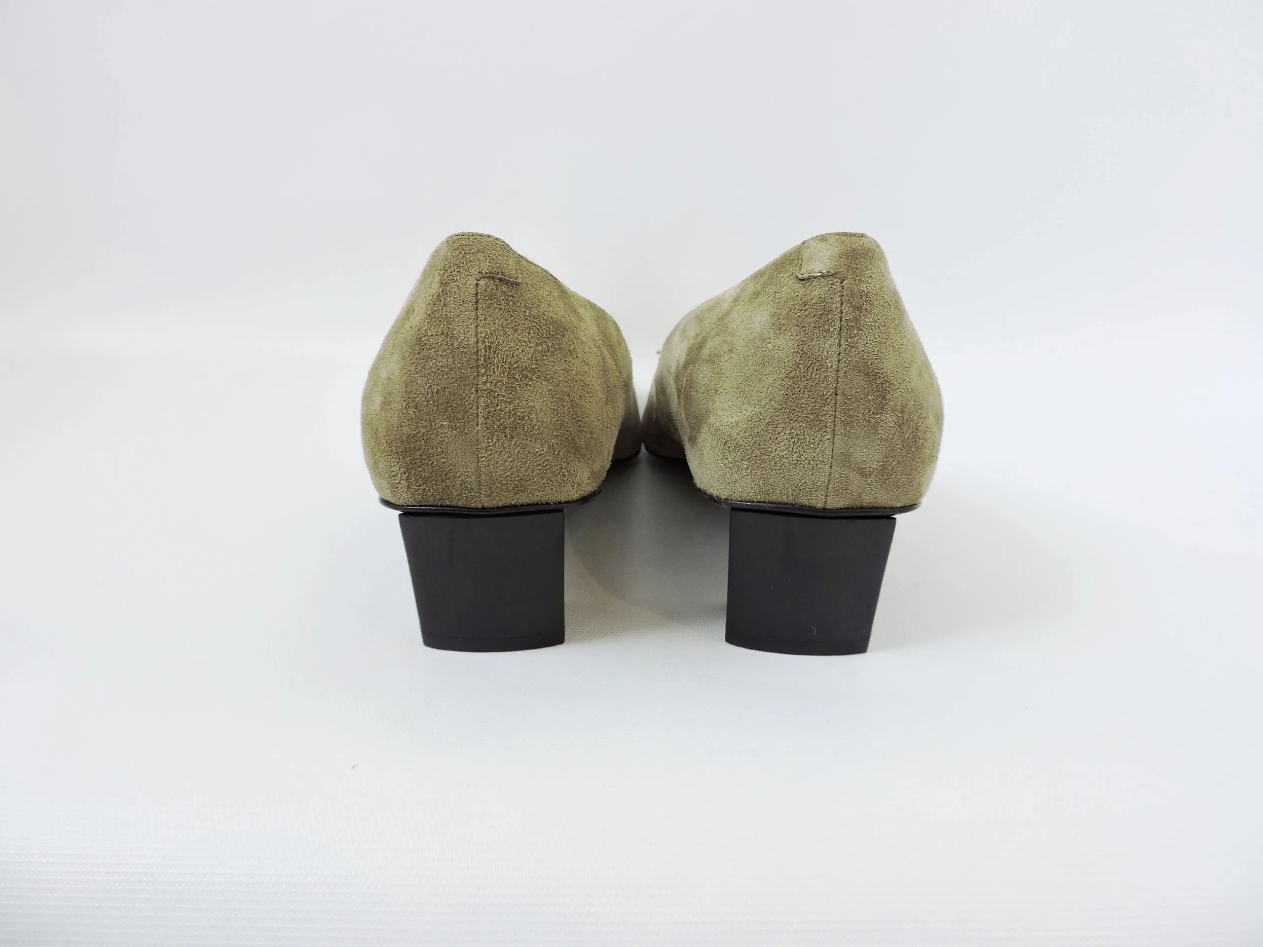 NEW Roger Vivier Green Suede Buckle Pump Size 40 It (10 Us)