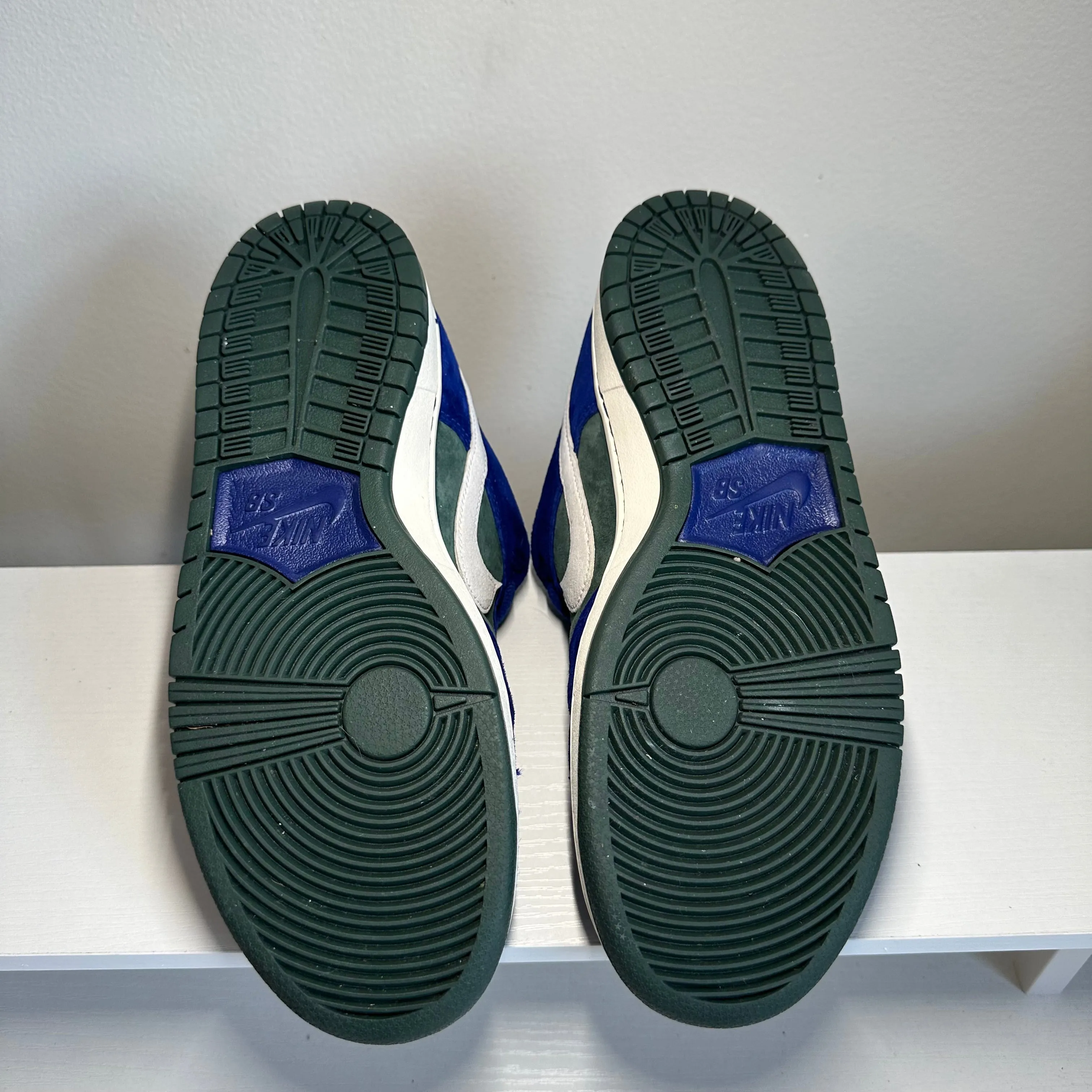Nike SB Dunk Low Deep Royal Blue *pre-owned* (SIZE 9.5)