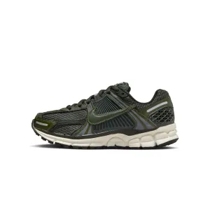 Nike Womens Zoom Vomero 5 Shoes