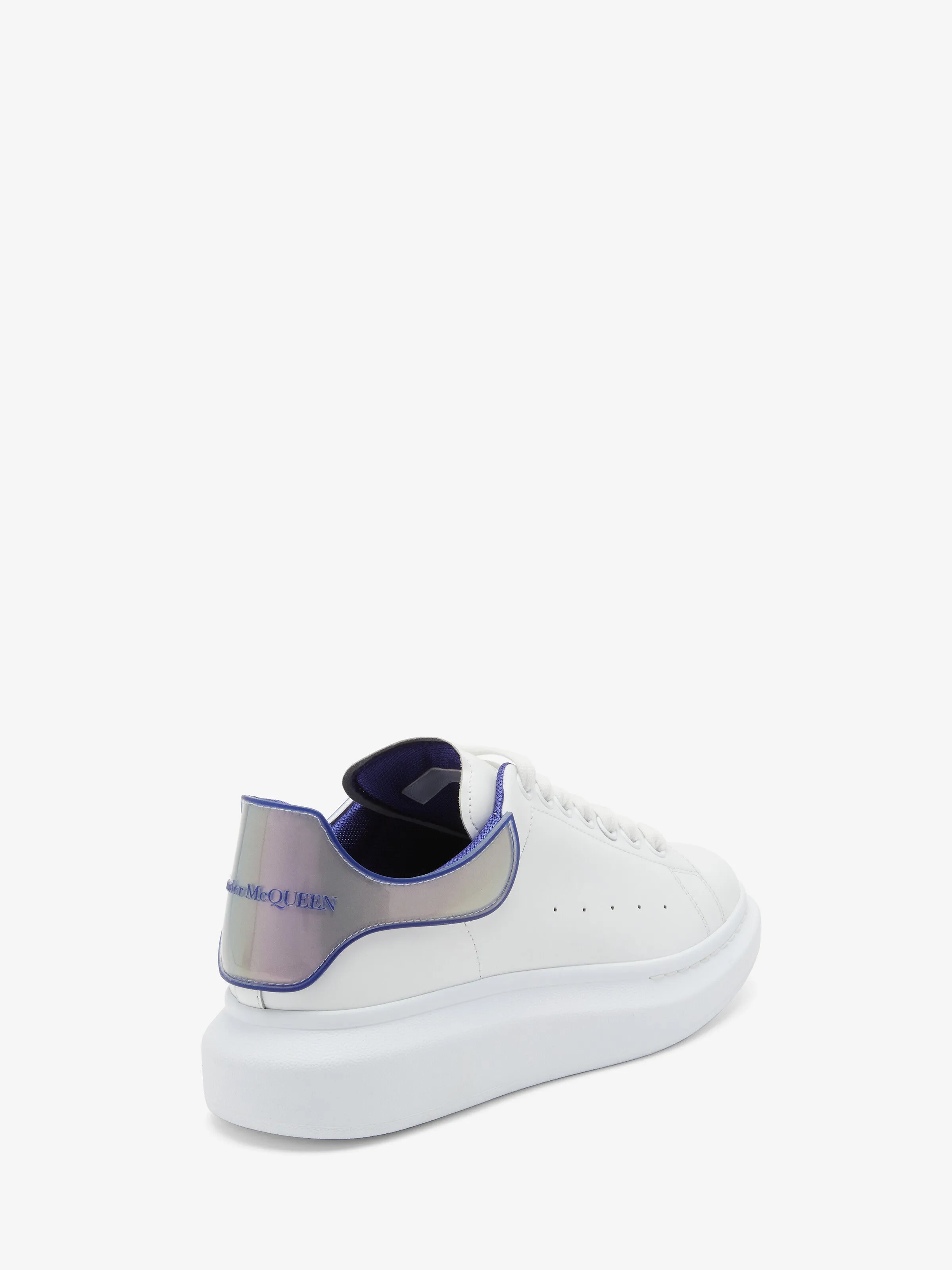 Oversize in white utopia blue