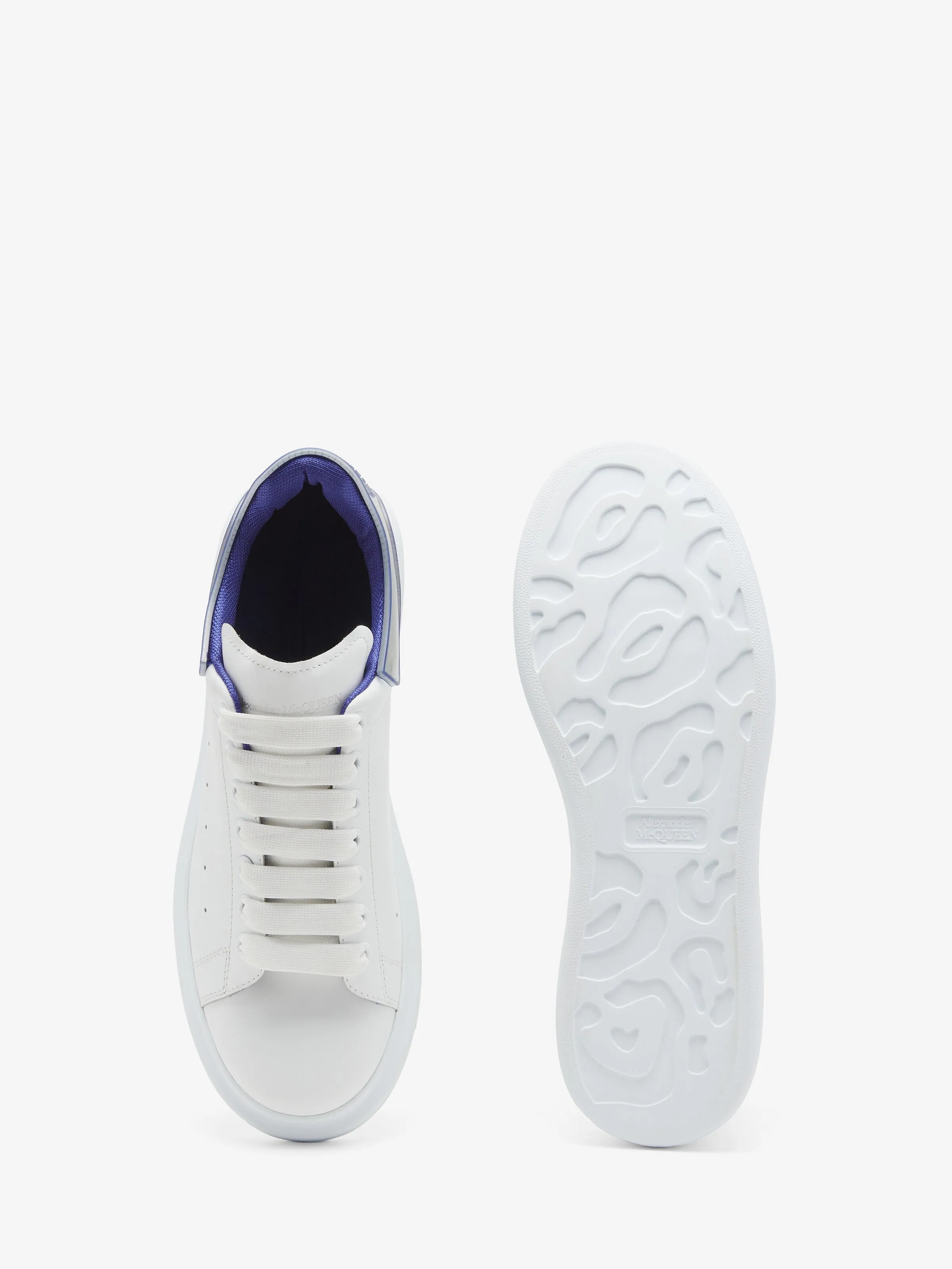 Oversize in white utopia blue