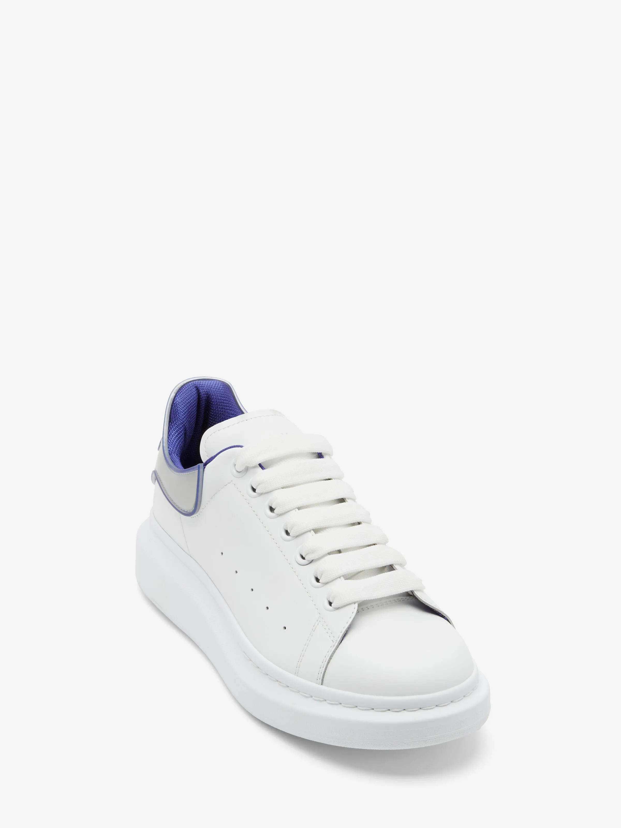 Oversize in white utopia blue
