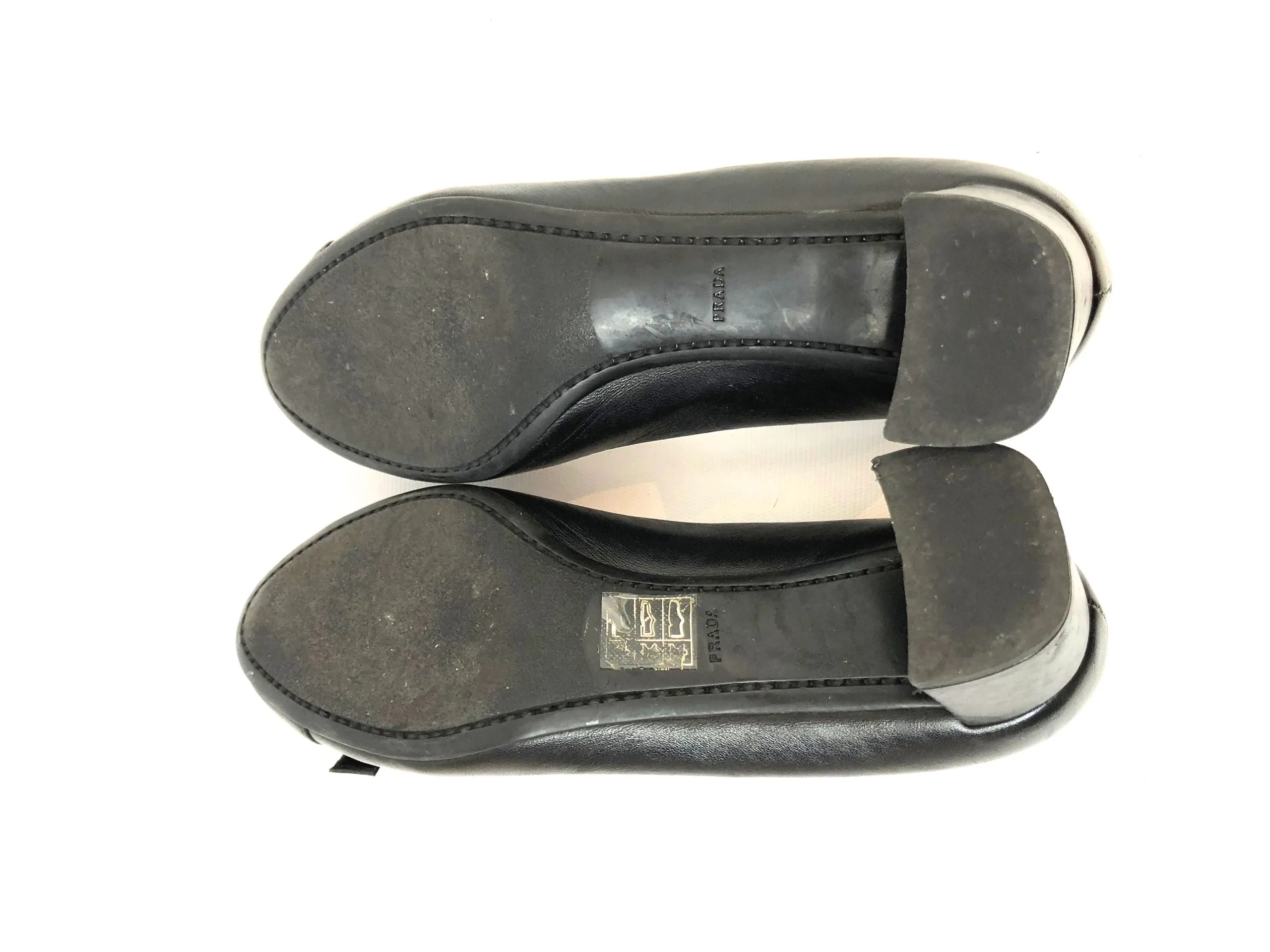 Prada Bow Pump Size 37 It (7 Us)