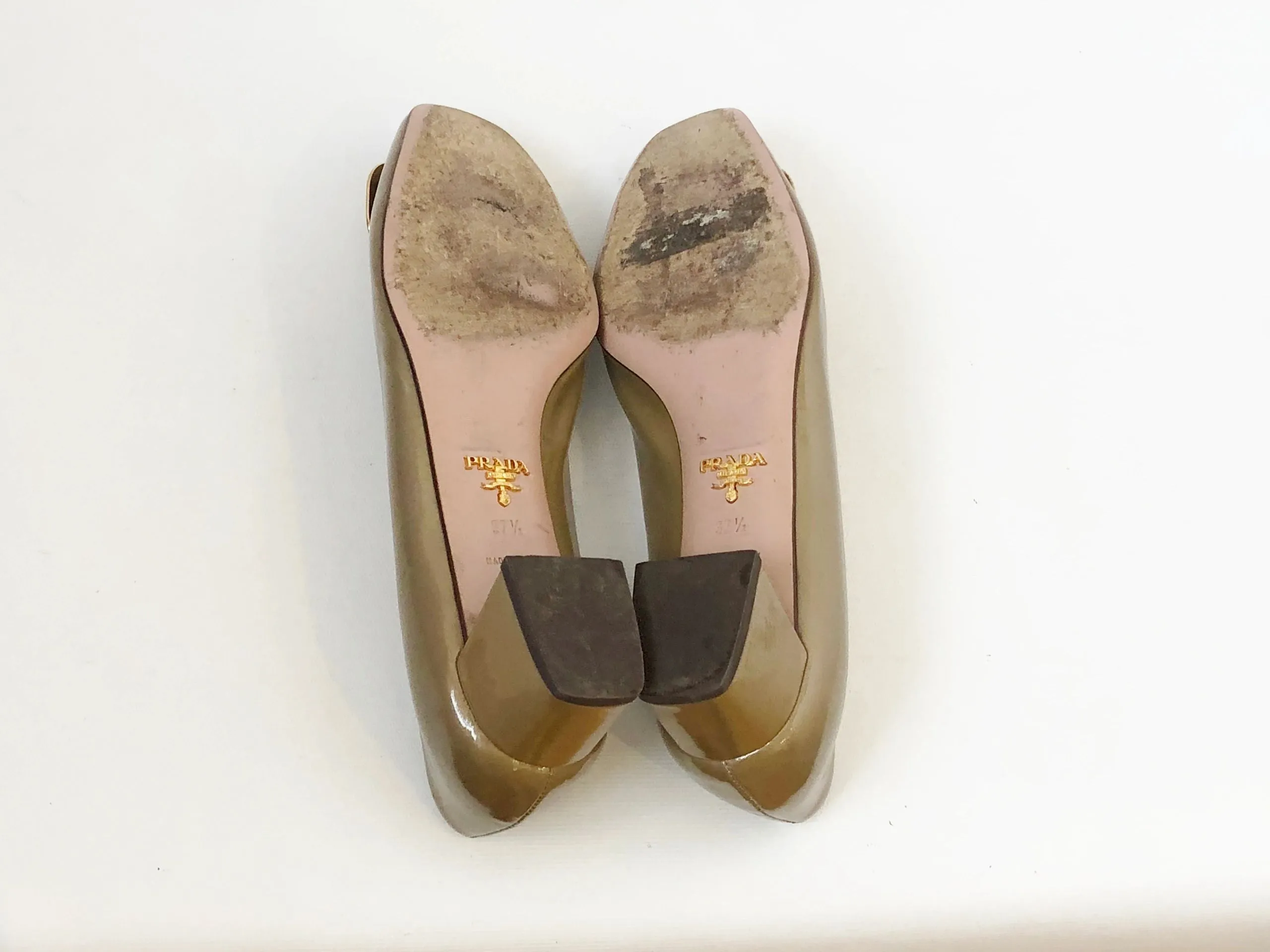 Prada Buckle Pump Size 37.5 It (7.5 Us)