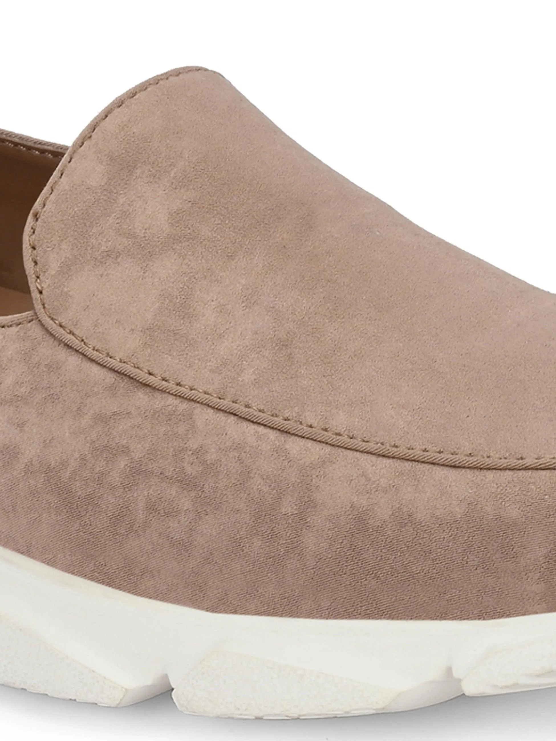 Rosé Chic Sneakers