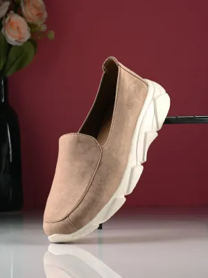 Rosé Chic Sneakers