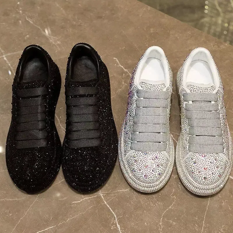 Silver sneaker for women