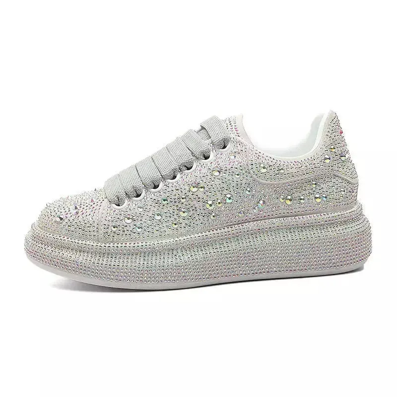 Silver sneaker for women