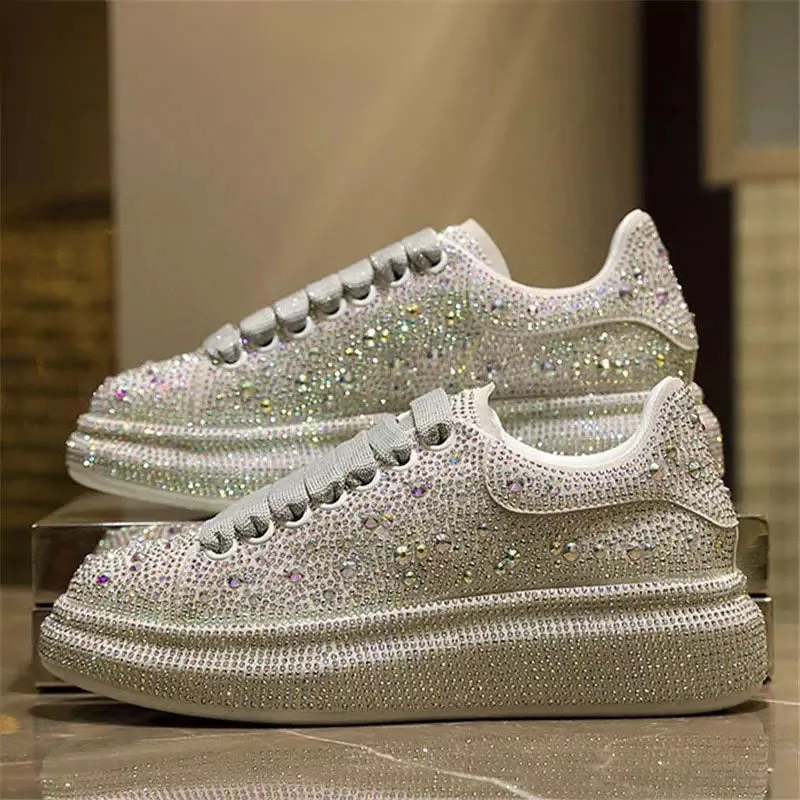 Silver sneaker for women
