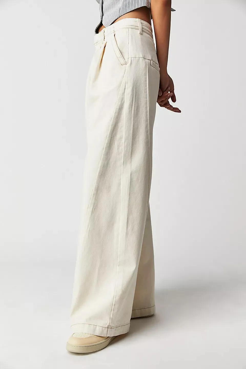 Trendy Plus-Size Wide Leg Denim Pants for Effortless Street Style