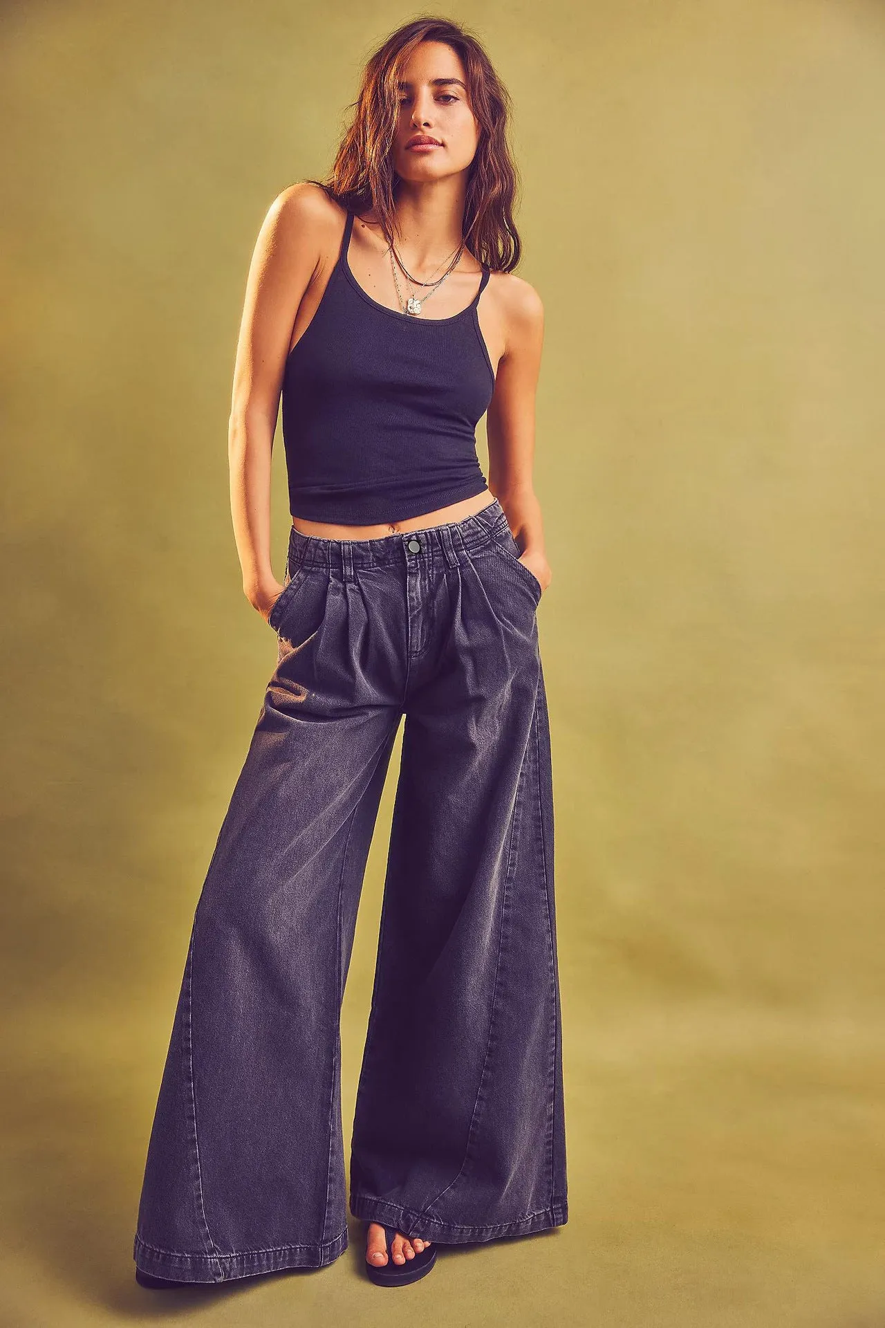 Trendy Plus-Size Wide Leg Denim Pants for Effortless Street Style