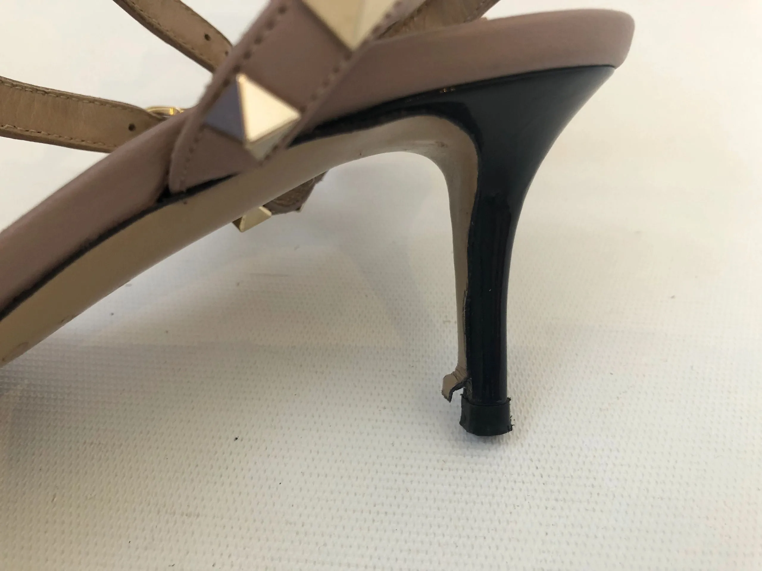 Valentino Rockstud T-Strap Pump Size 36.5 It (6.5 Us)