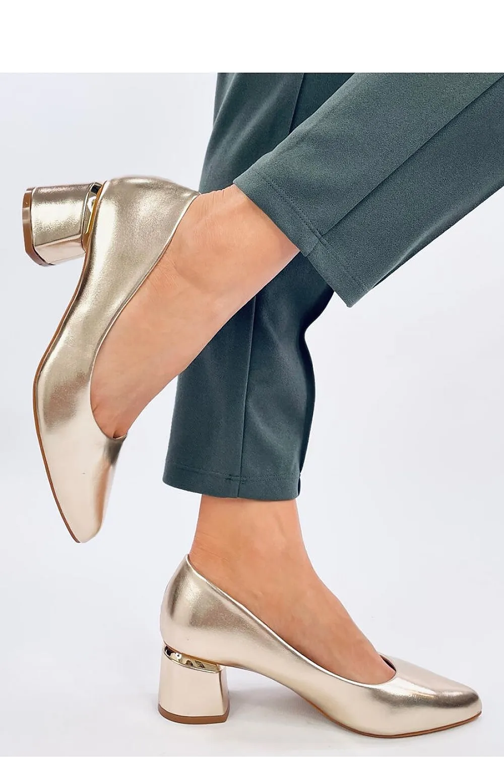 Woman Gold Block Heels Court Shoes